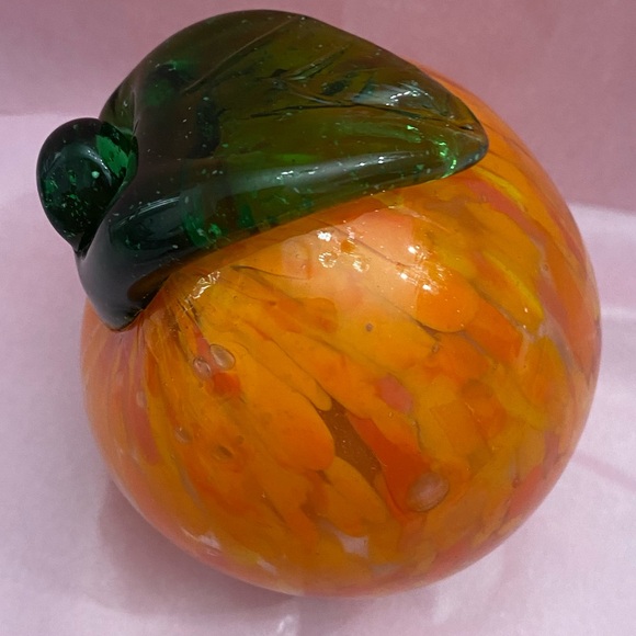 VTG MURANO-STYLE ART GLASS PEACH WITH A GREEN LEAF Paper weight - Picture 11 of 13